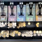 2018-metais-lietuviai-lenkijoje-praleido-360-mln-euru-pirkiniams