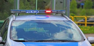 Girta 24 metų mergina atsitrenke į pastato sieną