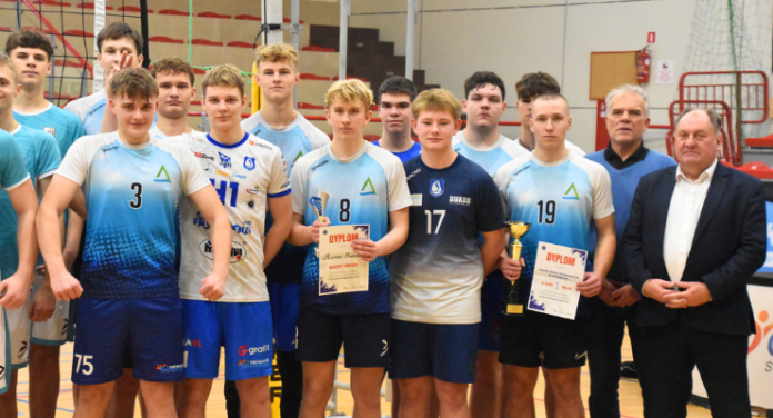 Technikos mokyklų komanda vėl tapo Suvalkijos vyrų tinklinio čempione
