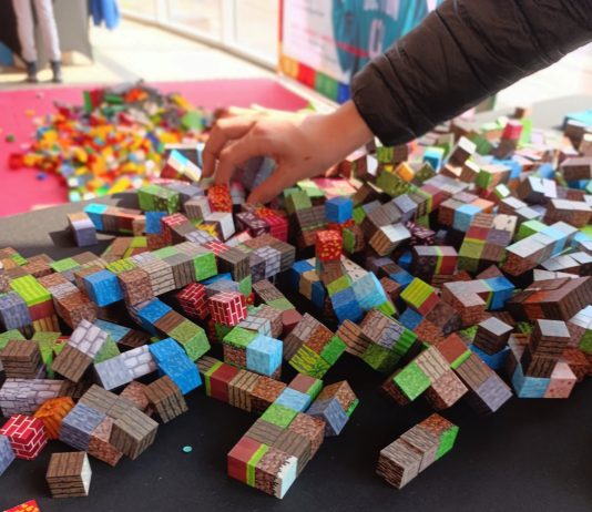 Velykinės kaladėlės Suvalki Plaza aikštėje Velykinės kaladėlės Suvalki Plaza aikštėje