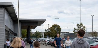 Paskutinis vasaros atostogų savaitgalis Lenkijoje. Prekybos sekmadienis, pirkimai mokyklai, degalų kainos ir pramogos Suvalke
