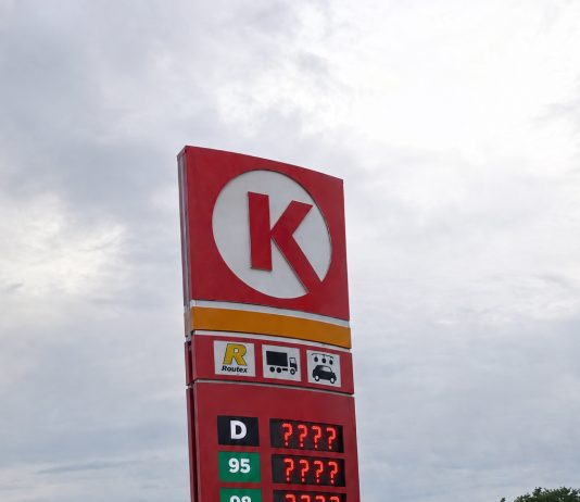Savaitgalis Lenkijoje. Parduotuvės uždarytos dvi dienas, o nuo pirmadienio keisis degalų kainos